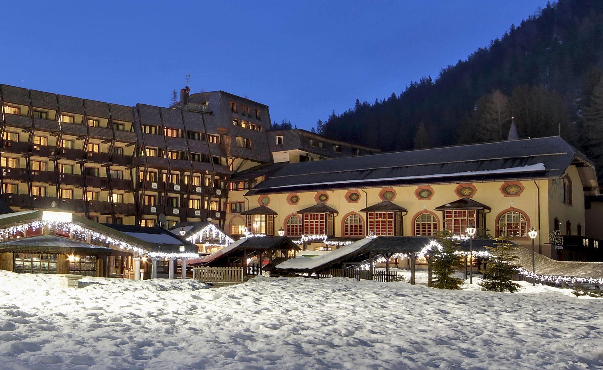 Hotel Club Relais Des Alpes Мадонна-ди-Кампильо Экстерьер фото